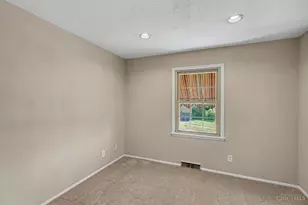 5494 Cleander Dr, Delhi Township, OH 45238 - Photo 9