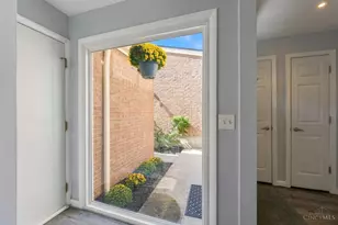 3760 Ashworth Dr, Cincinnati, OH 45208 - Photo 9