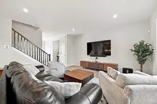 969 Crestpoint Ct, Union Township, OH 45245 - Photo 7