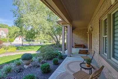 285 Ashley Court, Wyoming, OH 45215 - Photo 3