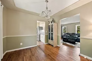 1946 Edgewater Dr, Springfield Township, OH 45240 - Photo 7