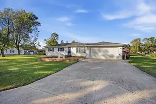 3801 Angus Ln, Moraine, OH 45439 - Photo 1