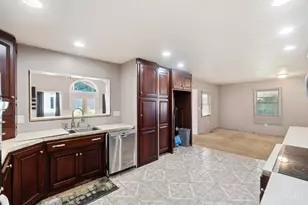 637 W Fosters Maineville Rd, Hamilton Township, OH 45039 - Photo 13