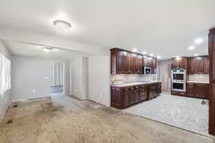 637 W Fosters Maineville Rd, Hamilton Township, OH 45039 - Photo 9