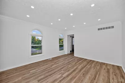 5696 Heron Drive, West Chester, OH 45069 - Photo 9