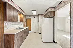 5745 Glow Ct, Cincinnati, OH 45238 - Photo 9