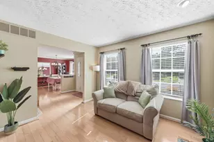 806 Hamlin Dr, Hamilton Township, OH 45039 - Photo 5
