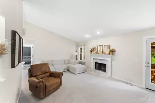 3342 Indian Meadows Dr, Fairfield Township, OH 45011 - Photo 7