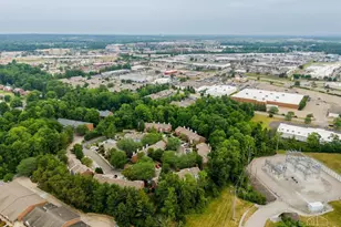 9112 Dominion Cir, Cincinnati, OH 45249 - Photo 17
