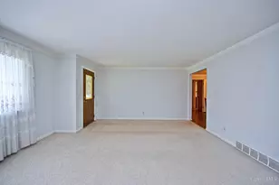 7123 Greenfringe Ln, Springfield Township, OH 45224 - Photo 11