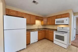 7226 Creekview Dr, Colerain Township, OH 45247 - Photo 5