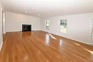 8740 Sturbridge Dr, Sycamore Township, OH 45236 - Photo 7