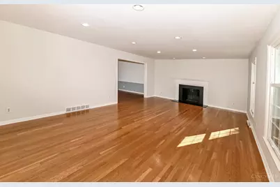 8740 Sturbridge Drive, Sycamore Township, OH 45236 - Photo 9