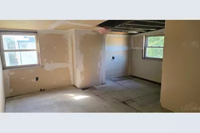 2957 Massachusetts Avenue, Cincinnati, OH 45225 - Photo 9