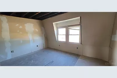 2957 Massachusetts Avenue, Cincinnati, OH 45225 - Photo 11