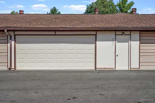 8621 Sea Pines Ln, Centerville, OH 45458 - Photo 19