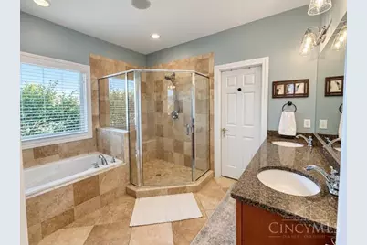 3889 Hickory Hollow Drive, Ross Township, OH 45013 - Photo 11