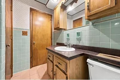 185 Gregory Lane, Hamilton, OH 45013 - Photo 27