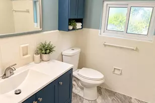 8650 Zenith Ct, Springfield Township, OH 45231 - Photo 9