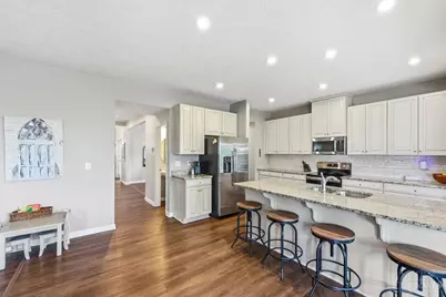 8127 Valley Crossing Drive, Colerain Township, OH 45247 - Photo 9