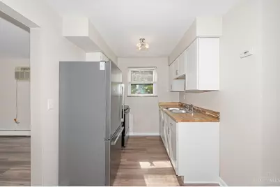 1275 Sunset Avenue, Cincinnati, OH 45205 - Photo 11