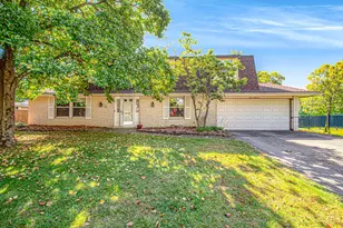 1200 Heathshire Dr, Centerville, OH 45459 - Photo 1