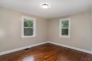 1166 Groesbeck Rd, Cincinnati, OH 45224 - Photo 9