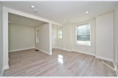 5748 Bramble Avenue, Cincinnati, OH 45227 - Photo 9