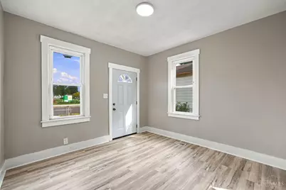 529 Knightsbridge Drive, Hamilton, OH 45011 - Photo 5