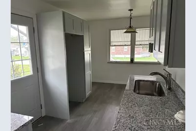 7549 Ross Avenue, Springfield Township, OH 45237 - Photo 9