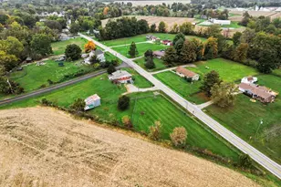 1576 St Rt 286, Perry Township, OH 45176 - Photo 3