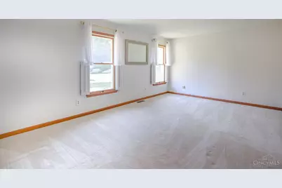 531 Leo Drive, Hamilton, OH 45013 - Photo 7