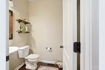 7477 Hunters Creek Lane, Colerain Township, OH 45247 - Photo 25
