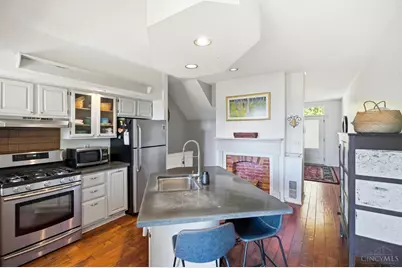 407 Milton, Cincinnati, OH 45202 - Photo 15