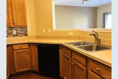 956 Crossing Pointe, Springfield Township, OH 45231 - Photo 9