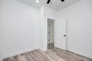 124 Valencia St, Cincinnati, OH 45219 - Photo 21