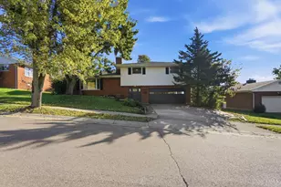 1192 Cadillac Dr, Hamilton, OH 45013 - Photo 1