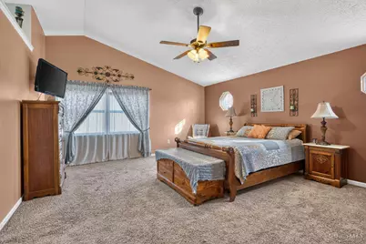 1046 Hayward Circle, Miami Township, OH 45150 - Photo 17