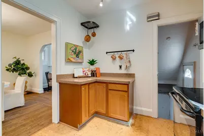 3421 Erie Avenue, Cincinnati, OH 45208 - Photo 11