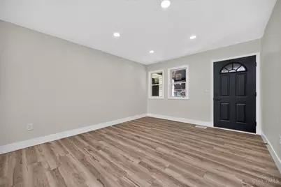 8622 Desoto Drive, Springfield Township, OH 45231 - Photo 7