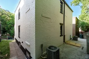 124 Valencia St, Cincinnati, OH 45219 - Photo 7