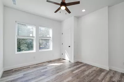 124 Valencia Street #2, Cincinnati, OH 45219 - Photo 23