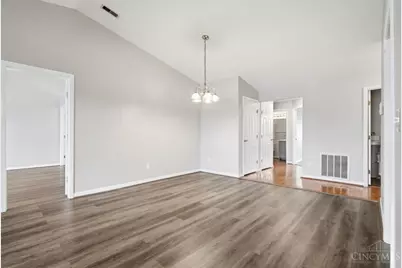 5444 Harbourwatch Way #204, Deerfield Township, OH 45040 - Photo 7