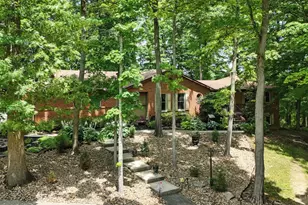 6125 Squirrel Woods Ln, Green Township, OH 45247 - Photo 1
