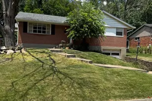 1483 Blueorchard Dr, Anderson Township, OH 45230 - Photo 1