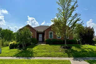 2002 Redbud Dr, Hamilton, OH 45013 - Photo 1