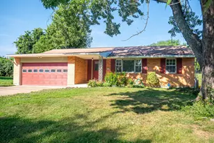 1657 Hilltree Dr, Anderson Township, OH 45255 - Photo 1