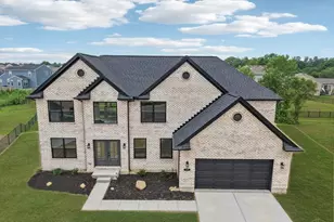 547 Chatham Pl, Trenton, OH 45067 - Photo 1