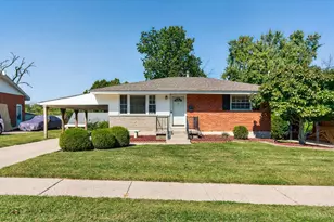 4051 Beavercreek Cir, Sharonville, OH 45241 - Photo 1
