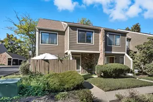 9926 Timbers Dr, Blue Ash, OH 45242 - Photo 1